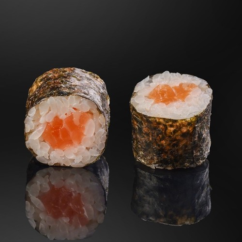 Maki Roll with Salmon